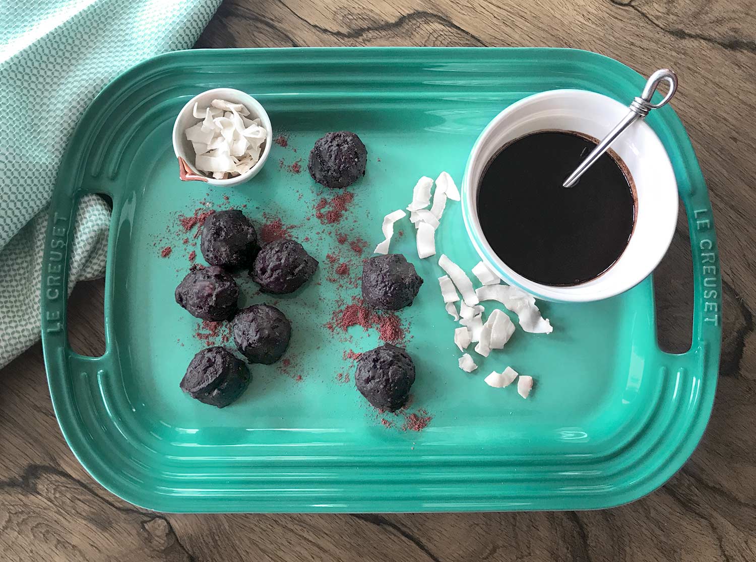 No Bake Double Chocolate Cake Bites